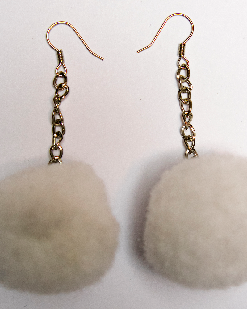 Pompom earrings